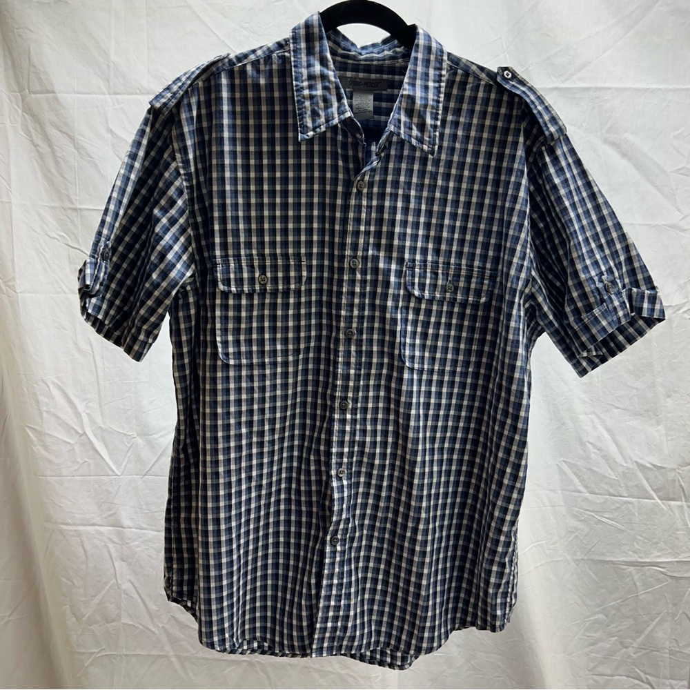 Casual bottom down shirt